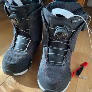 Women's Burton Ritual Step On® Snowboard Boots with BOA Lacing, size 6